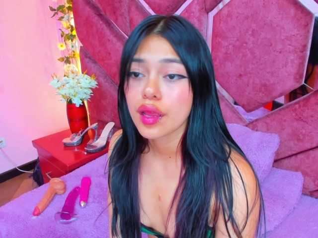 AlanaDeivis live cam on BongaCams