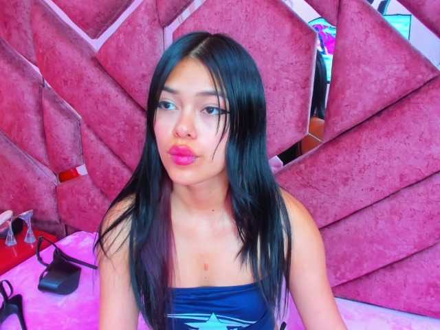 AlanaDeivis live cam on BongaCams