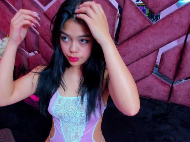 AlanaDeivis live cam on BongaCams
