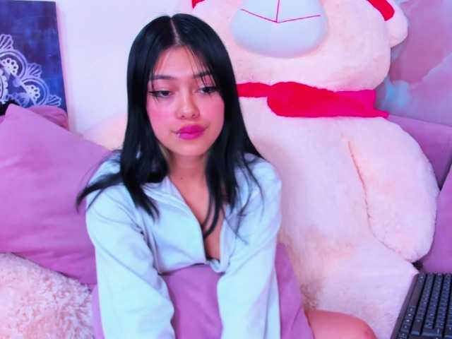 AlanaDeivis live cam on BongaCams