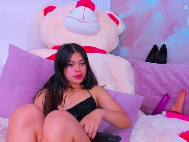 AlanaDeivis live cam on BongaCams