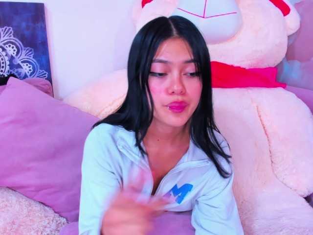 AlanaDeivis live cam on BongaCams