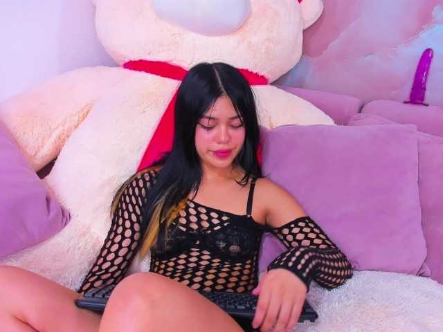 AlanaDeivis live cam on BongaCams