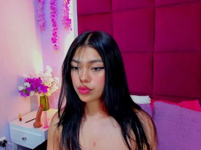 AlanaDeivis live cam on BongaCams