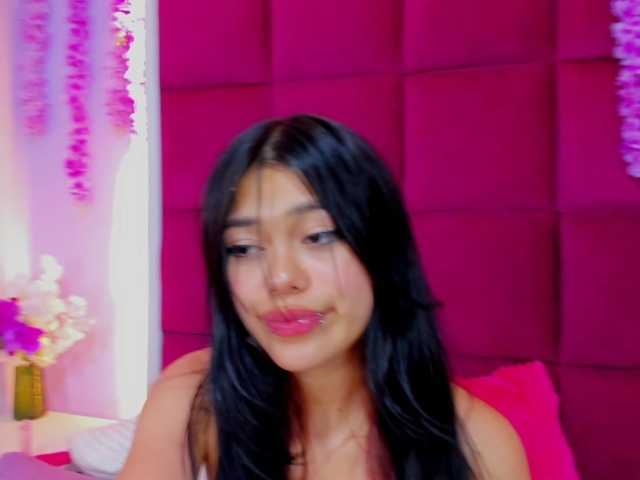 AlanaDeivis live cam on BongaCams