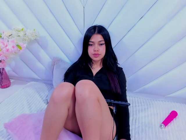 AlanaDeivis live cam on BongaCams
