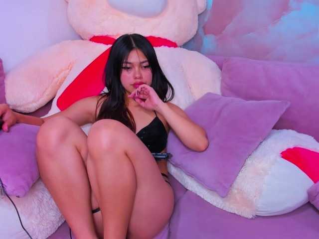 AlanaDeivis live cam on BongaCams