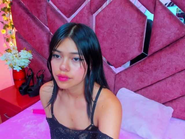 AlanaDeivis live cam on BongaCams