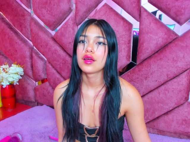 AlanaDeivis live cam on BongaCams