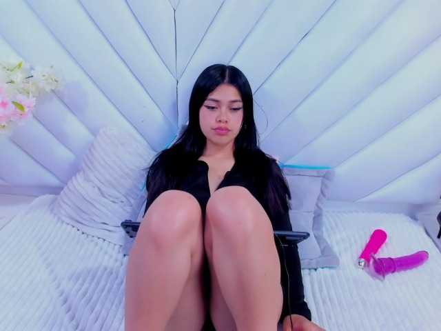 AlanaDeivis live cam on BongaCams