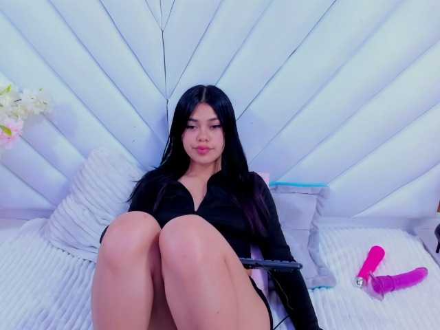 AlanaDeivis live cam on BongaCams