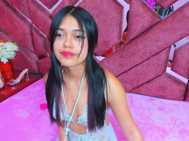AlanaDeivis live cam on BongaCams
