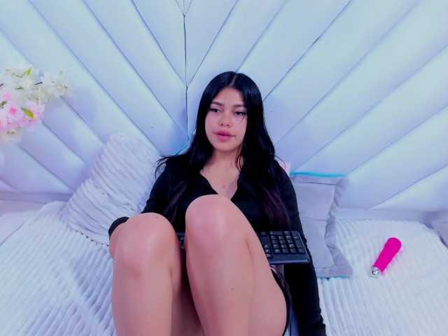 AlanaDeivis live cam on BongaCams