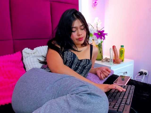 AlanaDeivis live cam on BongaCams