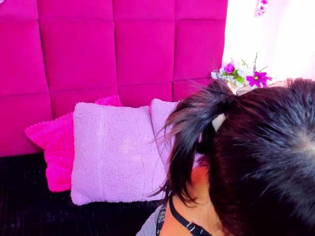 AlanaDeivis live cam on BongaCams