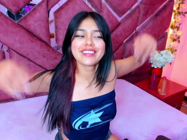 AlanaDeivis live cam on BongaCams