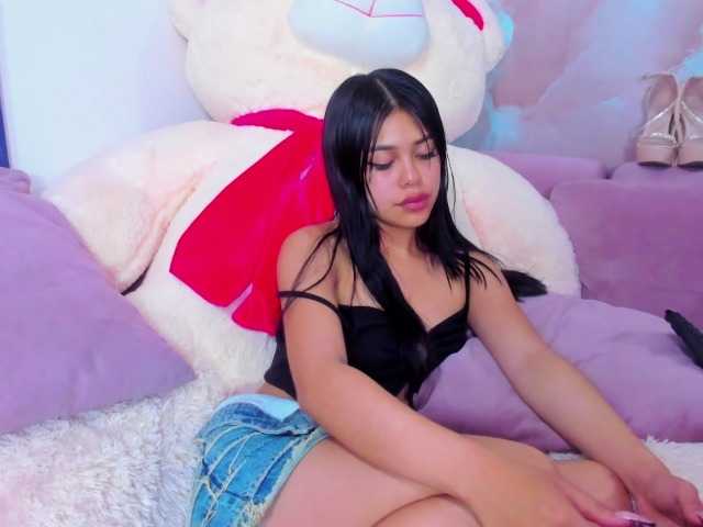 AlanaDeivis live cam on BongaCams