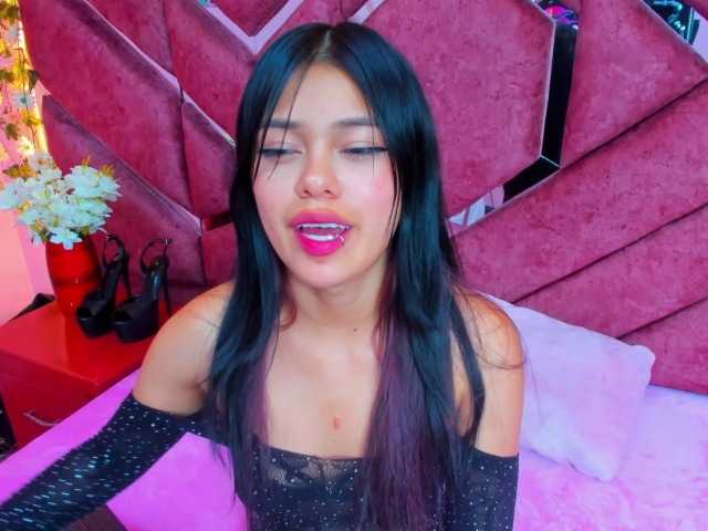 AlanaDeivis live cam on BongaCams