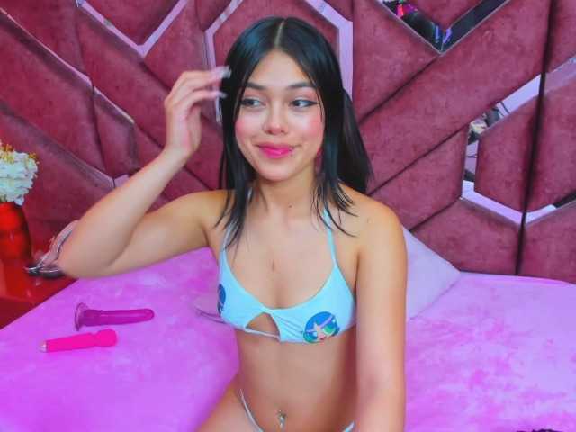AlanaDeivis live cam on BongaCams