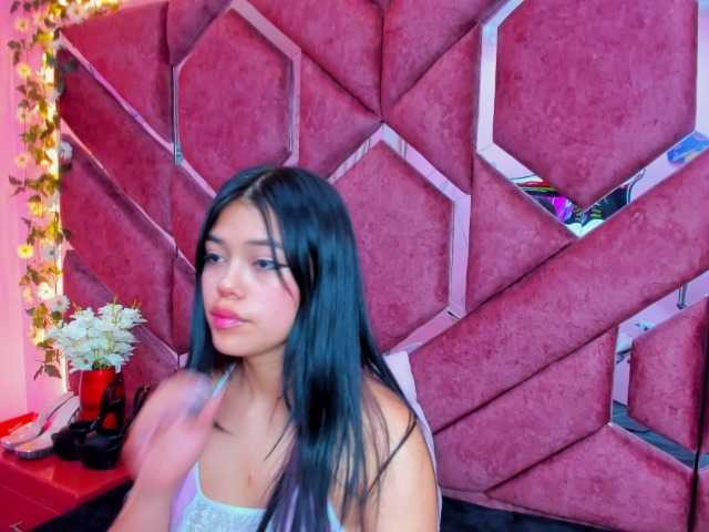 AlanaDeivis live cam on BongaCams