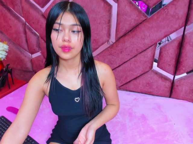 AlanaDeivis live cam on BongaCams