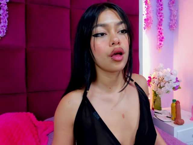 AlanaDeivis, en directo ahora en BongaCams