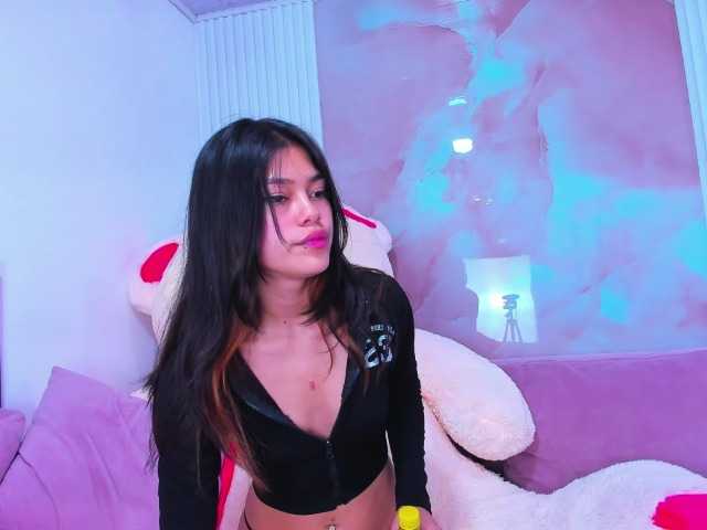 AlanaDeivis live cam on BongaCams