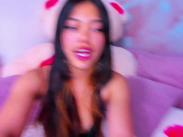 AlanaDeivis live cam on BongaCams