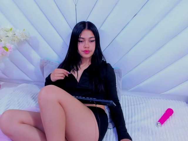 AlanaDeivis live cam on BongaCams