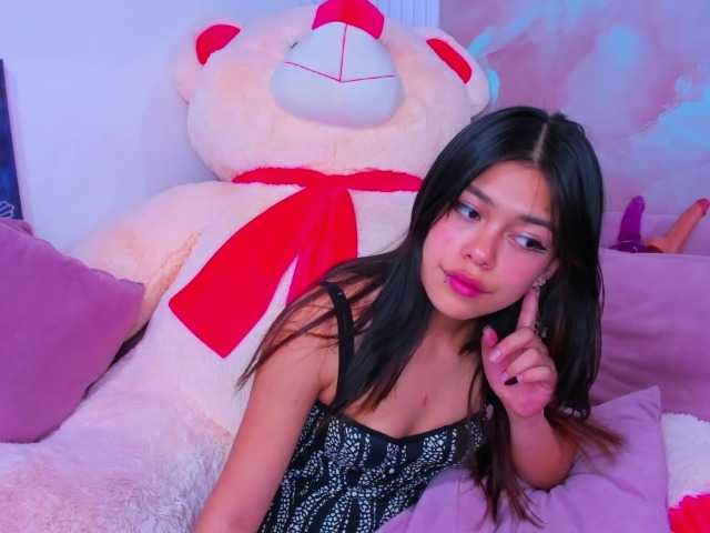 AlanaDeivis live cam on BongaCams