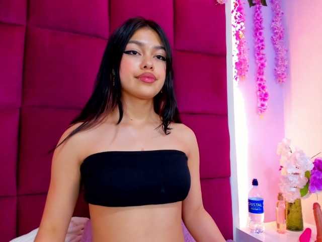 AlanaDeivis live cam on BongaCams