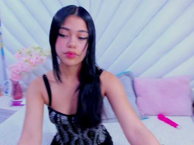 AlanaDeivis live cam on BongaCams