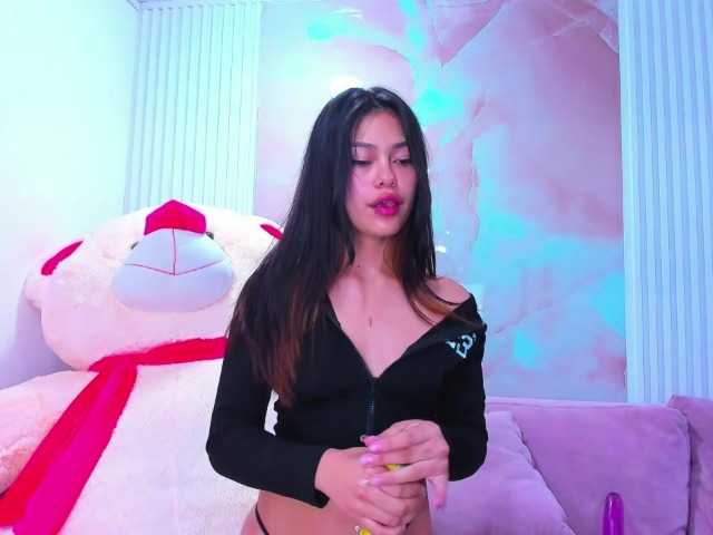 AlanaDeivis live cam on BongaCams