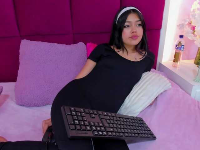 AlanaDeivis live cam on BongaCams