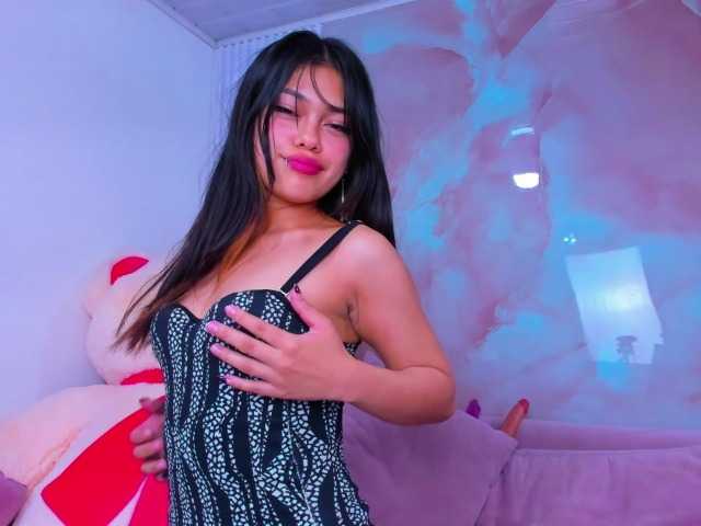 AlanaDeivis live cam on BongaCams