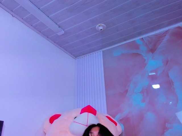 AlanaDeivis live cam on BongaCams