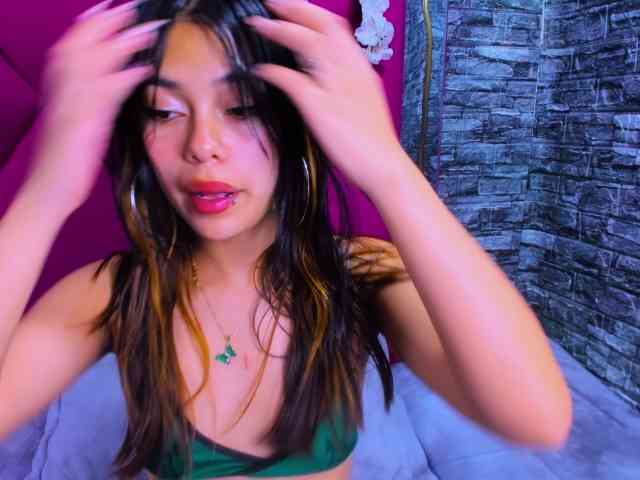 AlanaDeivis webcam