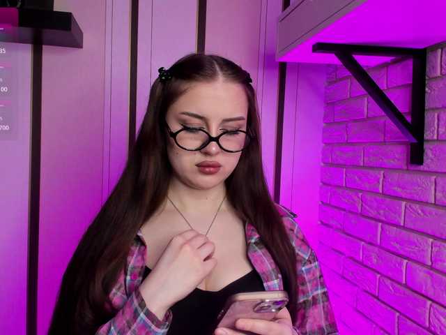 LunaMeow's BongaCams show and profile