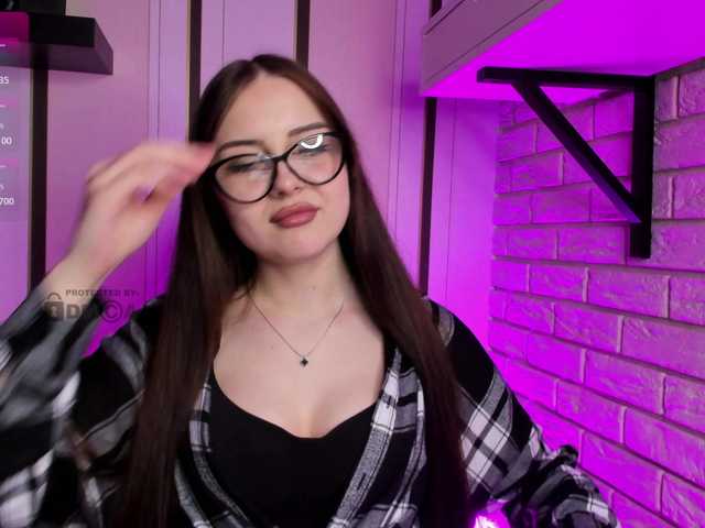 LunaMeow's BongaCams show and profile