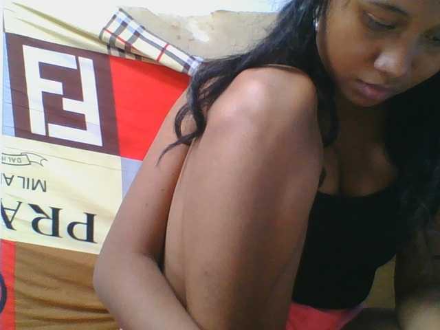 Murellah1a live cam on BongaCams