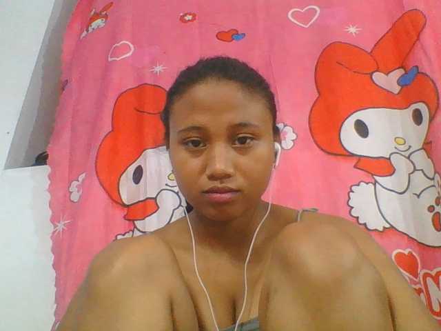 Murellah1a live cam on BongaCams