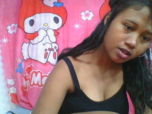 Murellah1a live cam on BongaCams