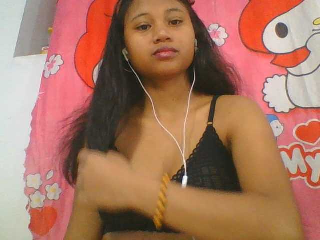 Murellah1a live cam on BongaCams
