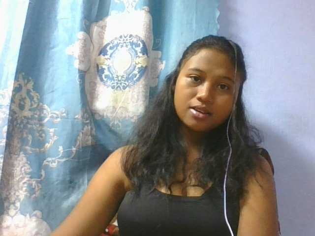 Murellah1a live cam on BongaCams