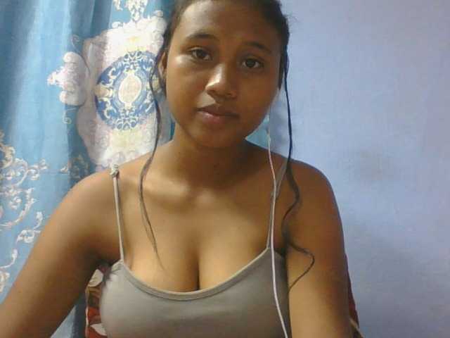 Murellah1a live cam on BongaCams