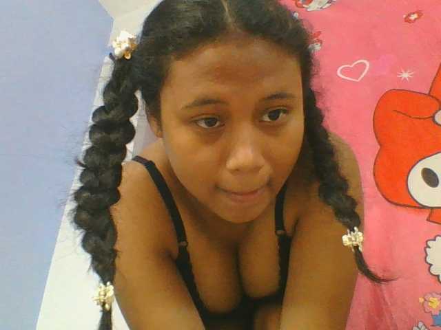 Murellah1a live cam on BongaCams