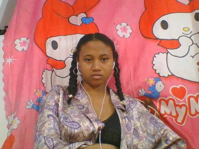 Murellah1a live cam on BongaCams