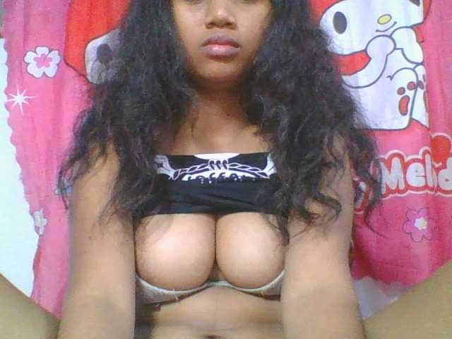 Murellah1a live cam on BongaCams