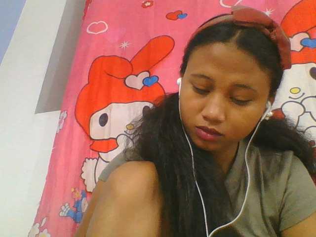 Murellah1a live cam on BongaCams