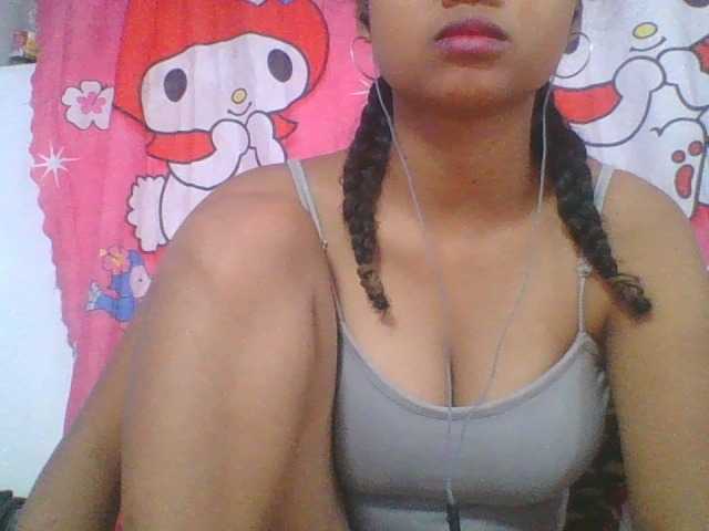 Murellah1a live cam on BongaCams